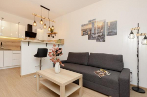 Roomy Apartment Oczapowskiego in Bielany by Noclegi Renters
